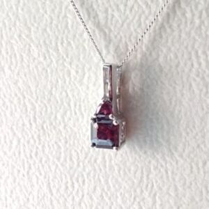Rhodolite Garnet 1.4 Carats Pendant Necklace Sterling Silver